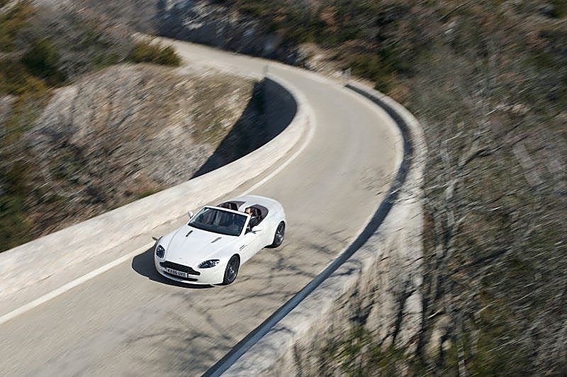 阿斯顿-马丁V8 Vantage外观图片