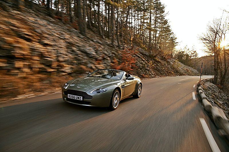 阿斯顿-马丁V8 Vantage外观图片