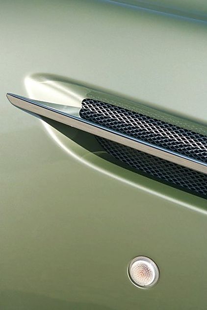 阿斯顿-马丁V8 Vantage外观图片