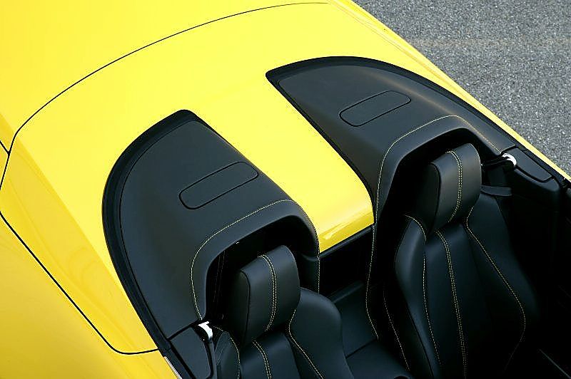 阿斯顿-马丁V8 Vantage外观图片