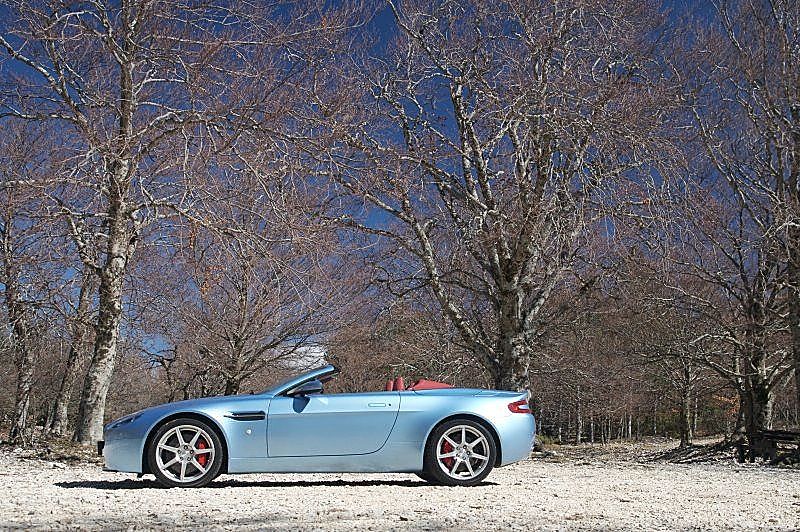 阿斯顿-马丁V8 Vantage外观图片