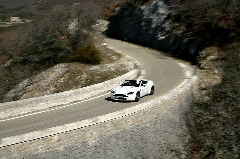 阿斯顿-马丁V8 Vantage外观图片