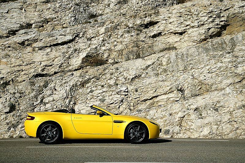 阿斯顿-马丁V8 Vantage外观图片