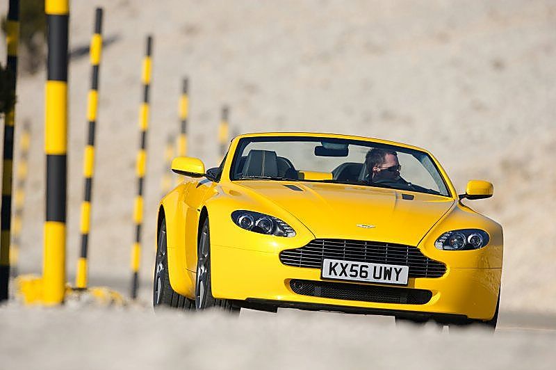 阿斯顿-马丁V8 Vantage外观图片