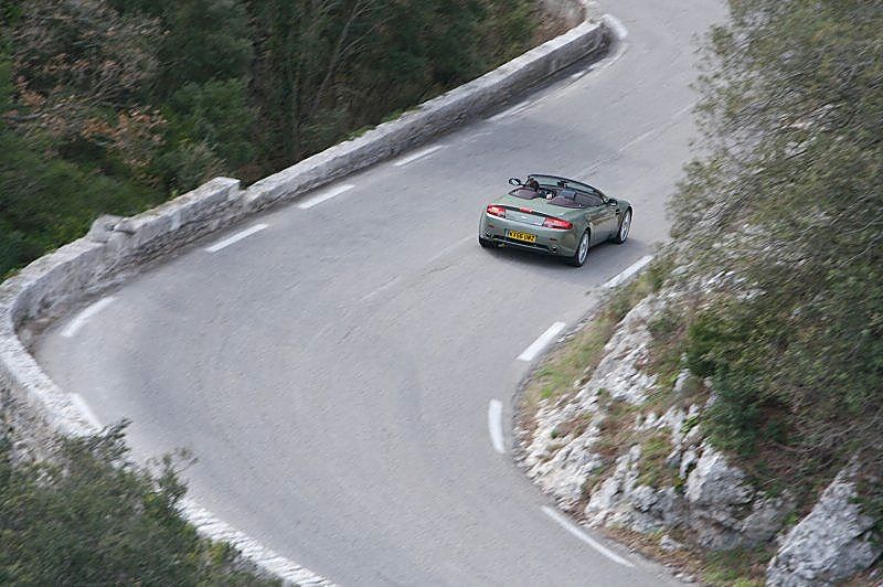 阿斯顿-马丁V8 Vantage外观图片