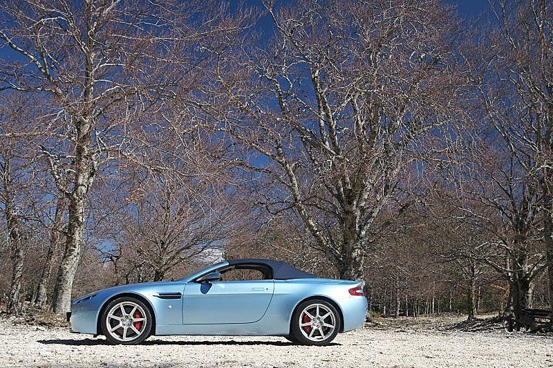 阿斯顿-马丁V8 Vantage外观图片