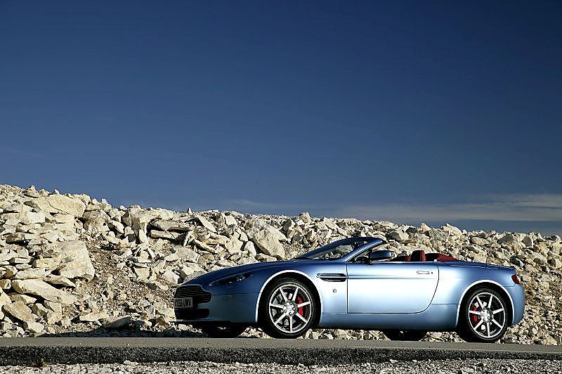 阿斯顿-马丁V8 Vantage外观图片