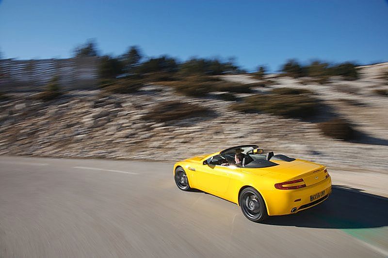 阿斯顿-马丁V8 Vantage外观图片