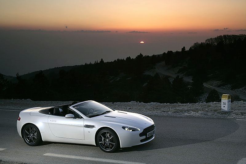 阿斯顿-马丁V8 Vantage外观图片