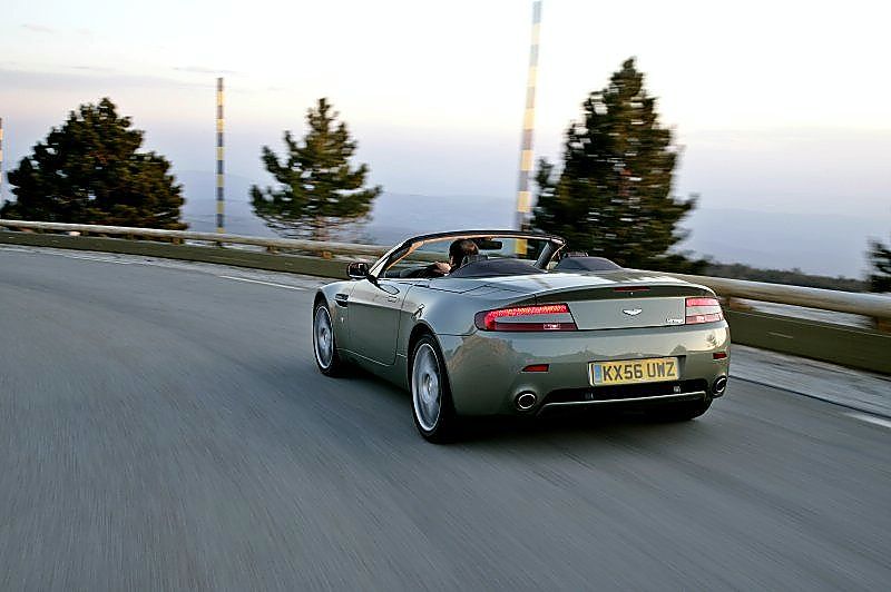 阿斯顿-马丁V8 Vantage外观图片