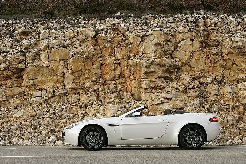 阿斯顿-马丁V8 Vantage外观图片