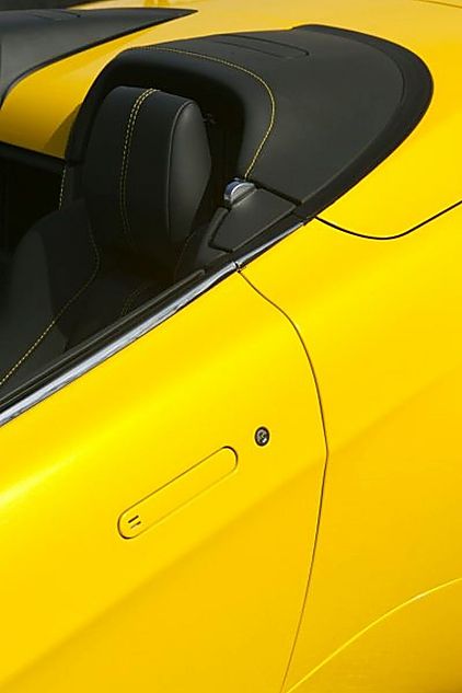 阿斯顿-马丁V8 Vantage外观图片