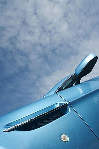 阿斯顿-马丁V8 Vantage外观图片