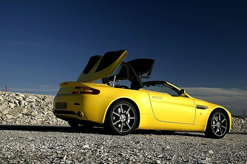 阿斯顿-马丁V8 Vantage外观图片