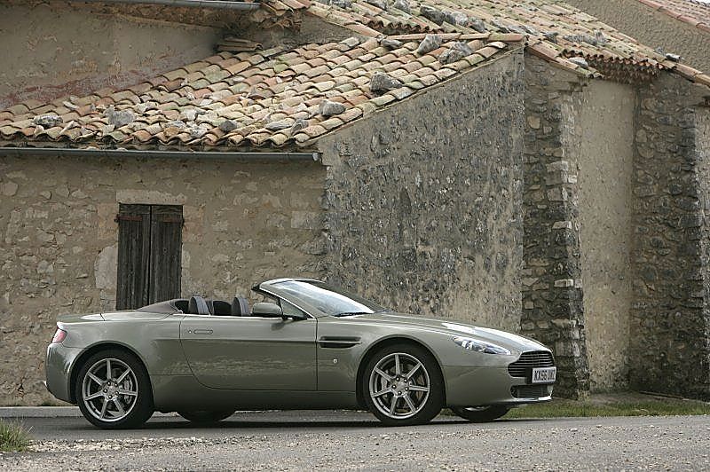 阿斯顿-马丁V8 Vantage外观图片