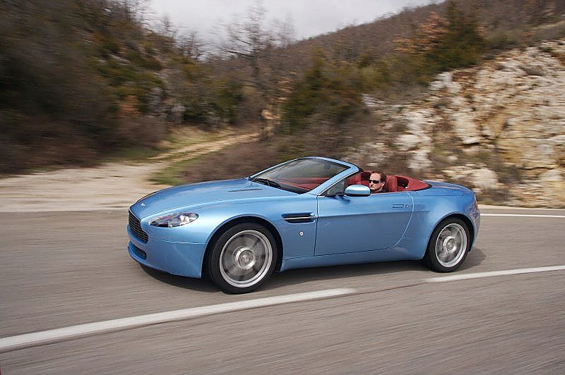 阿斯顿-马丁V8 Vantage外观图片