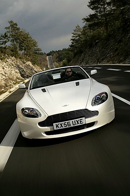 阿斯顿-马丁V8 Vantage外观图片