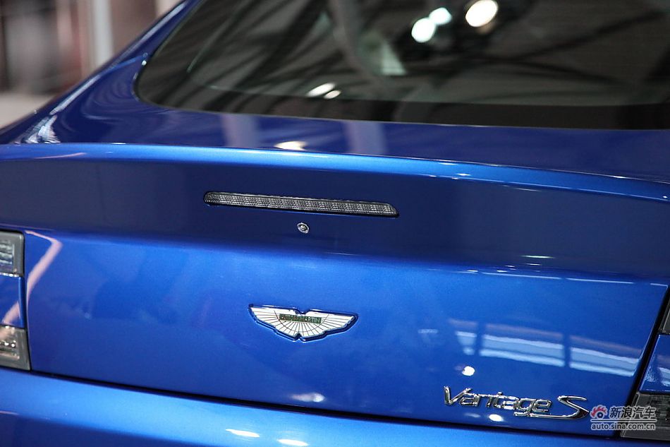 阿斯顿马丁V8 Vantage S