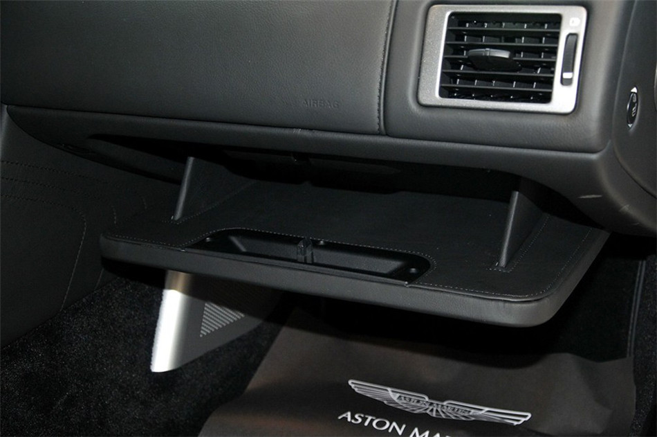 阿斯顿·马丁 2012款 4.7L AT S Coupe 内饰