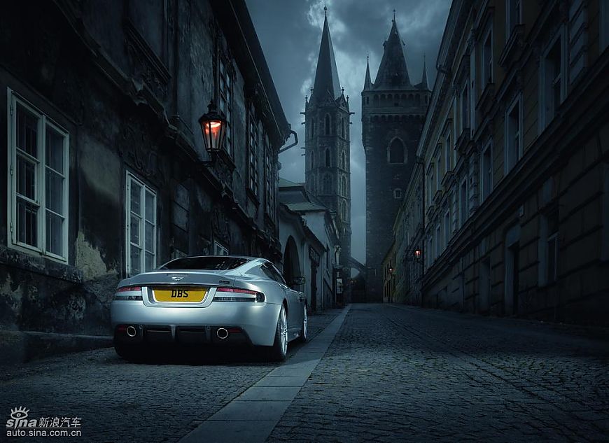 阿斯顿马丁到店