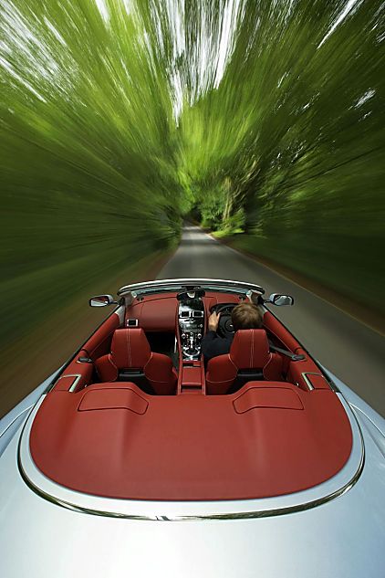 DBS Volante敞篷跑车外观图片