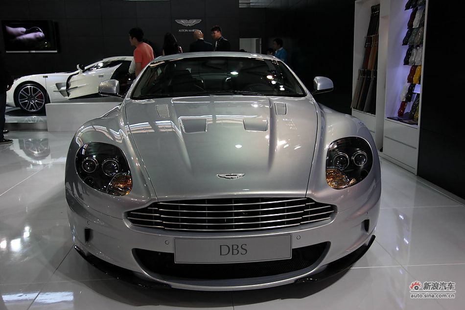 阿斯顿马丁DBS