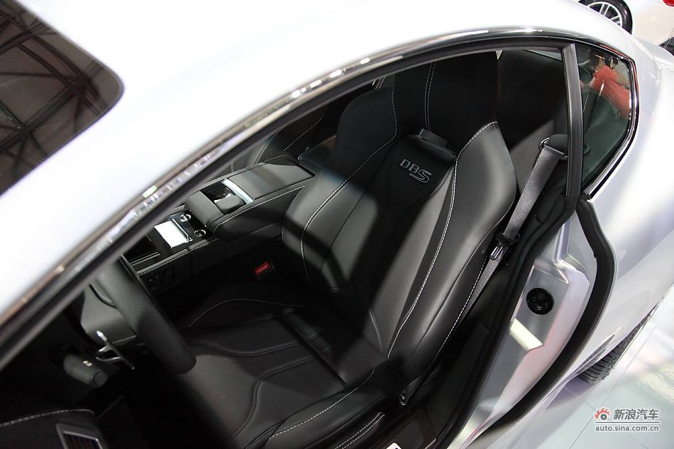 阿斯顿马丁DBS