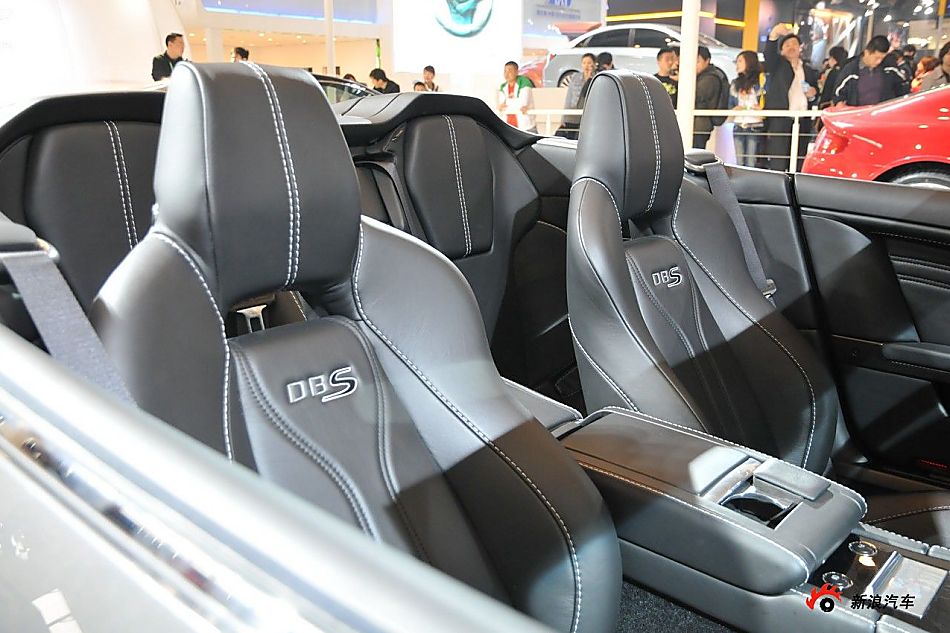 阿斯顿马丁DBS