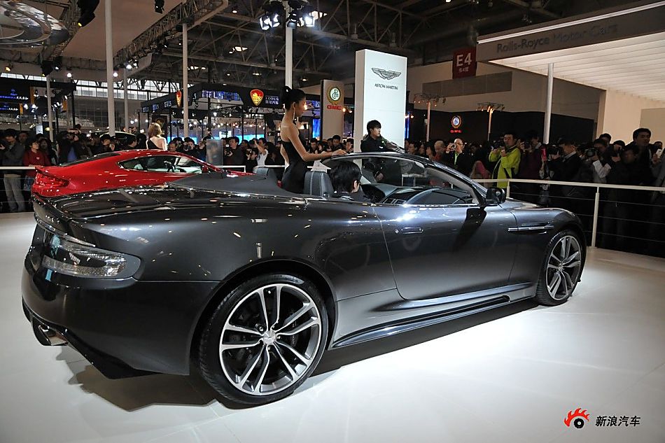 阿斯顿马丁DBS