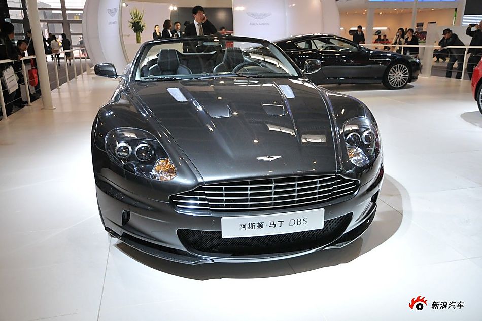阿斯顿马丁DBS
