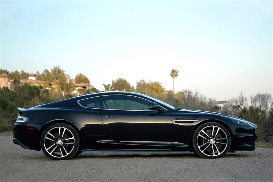 阿斯顿马丁DBS 2010款 Carbon Black 外观