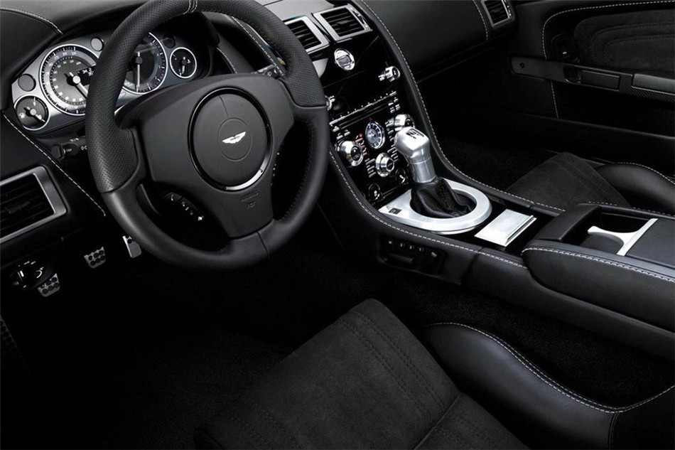 阿斯顿马丁DBS 2010款 Carbon Black 内饰