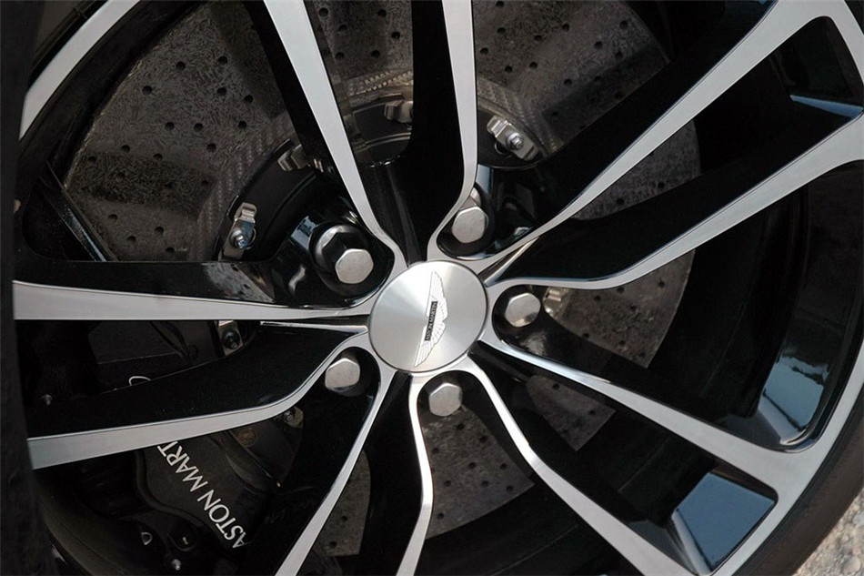 阿斯顿马丁DBS 2010款 Carbon Black 其他