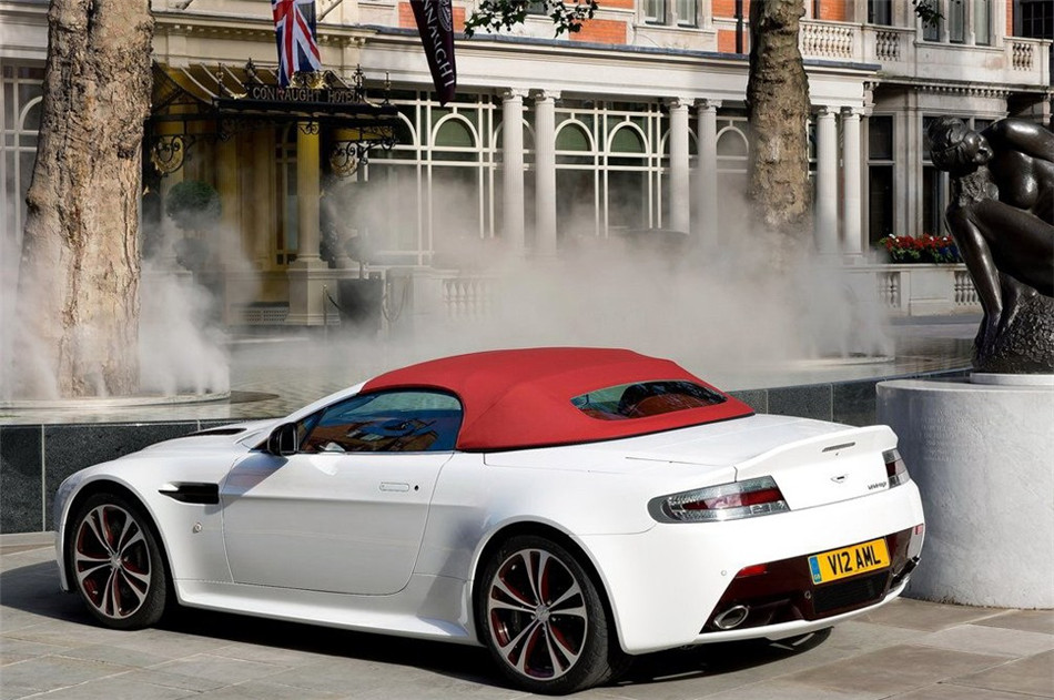 V12 Vantage 2012款 6.0L MT Roadster外观