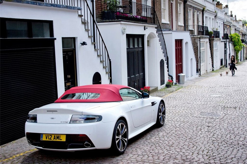 V12 Vantage 2012 6.0L MT Roadster