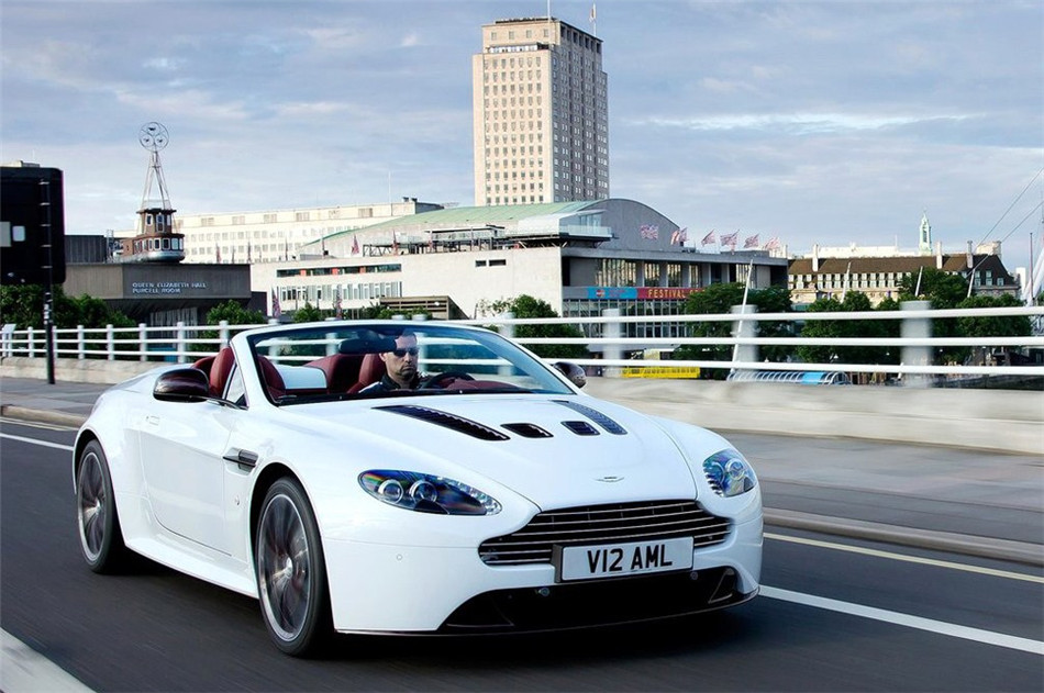 V12 Vantage 2012 6.0L MT Roadster