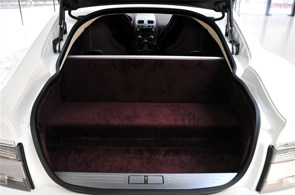 ˹· 2010 6.0L AT  οռ