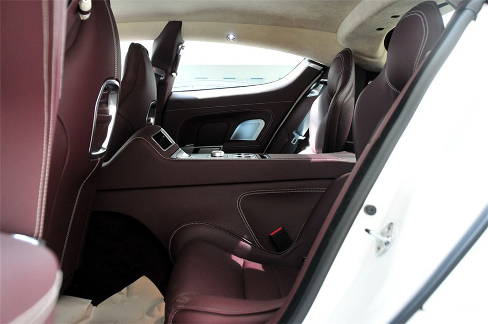 ˹· 2010 6.0L AT  οռ