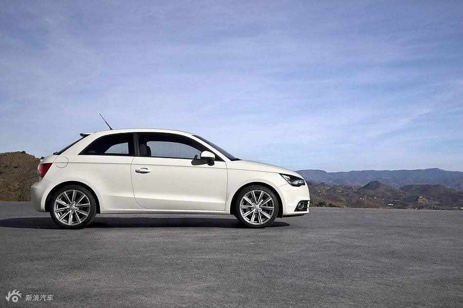 奥迪A1官方图片