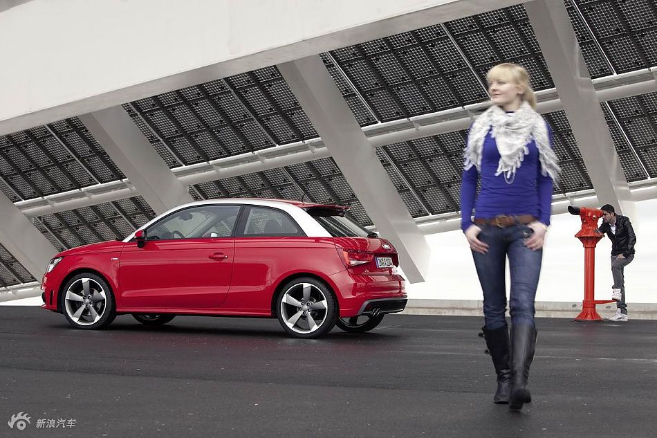 奥迪A1官方图片