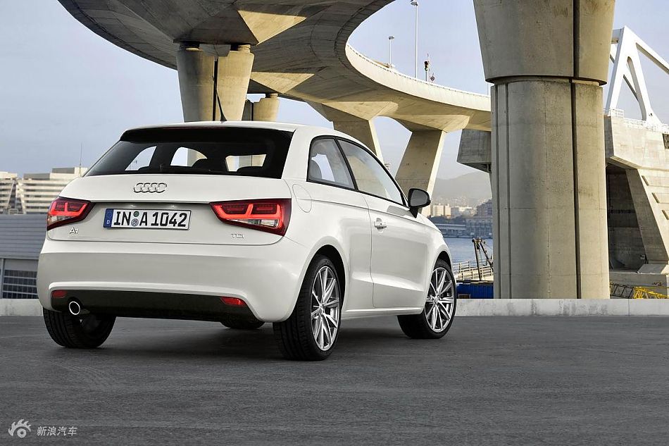 奥迪A1官方图片