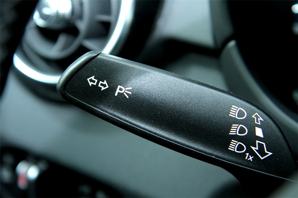 2013款 1.4T 双离合 30 TFSI Sportback Urban 内饰