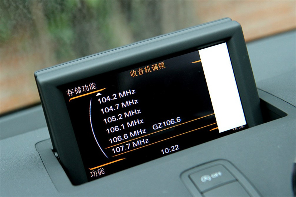 2013款 1.4T 双离合 30 TFSI Sportback Urban 内饰