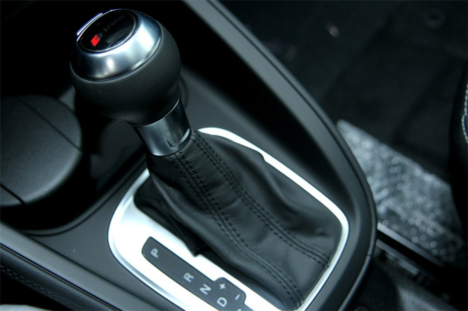 2013款 1.4T 双离合 30 TFSI Sportback Urban 内饰