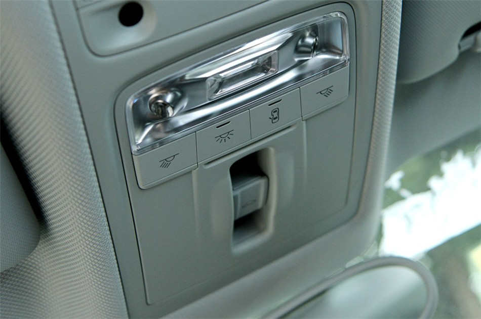 2013款 1.4T 双离合 30 TFSI Sportback Urban 座椅空间