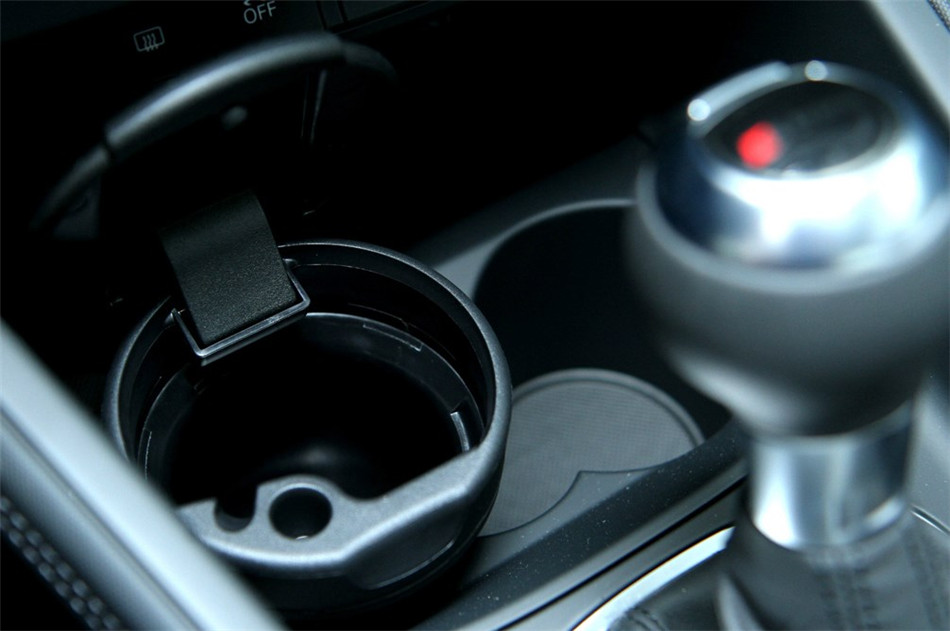 2013款 1.4T 双离合 30 TFSI Sportback Urban 座椅空间