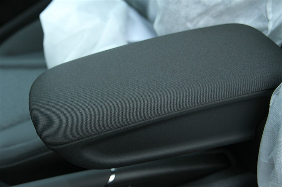 2013款 1.4T 双离合 30 TFSI Sportback Urban 座椅空间