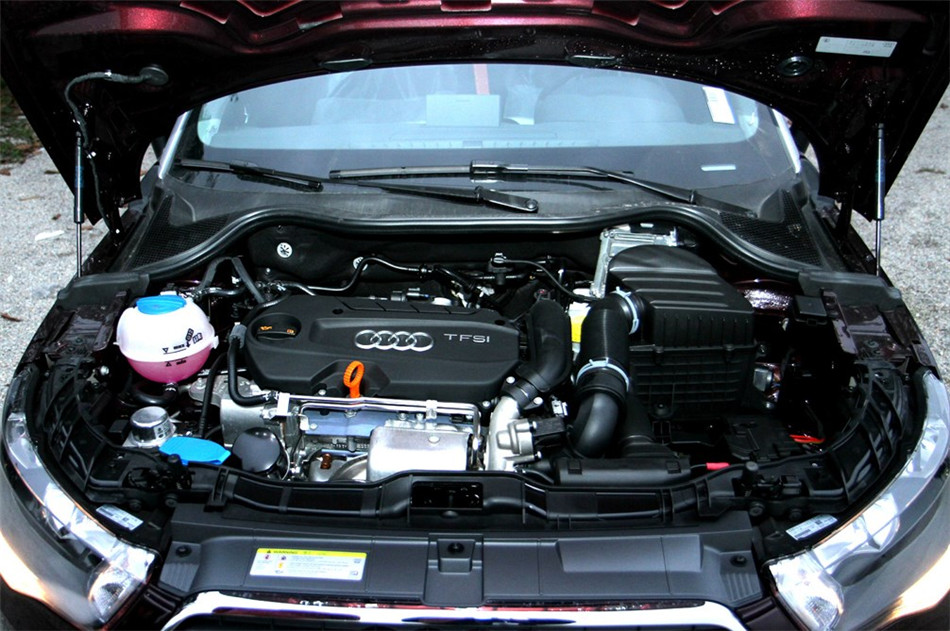 2013款 1.4T 双离合 30 TFSI Sportback Urban 引擎底盘