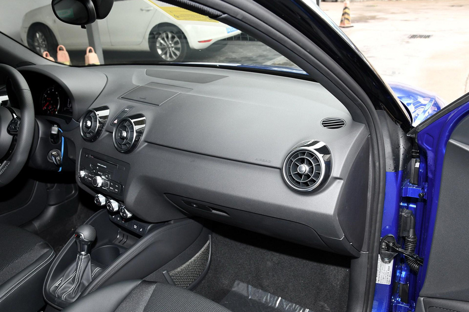 2018款 30 TFSI 限量典藏版 内饰