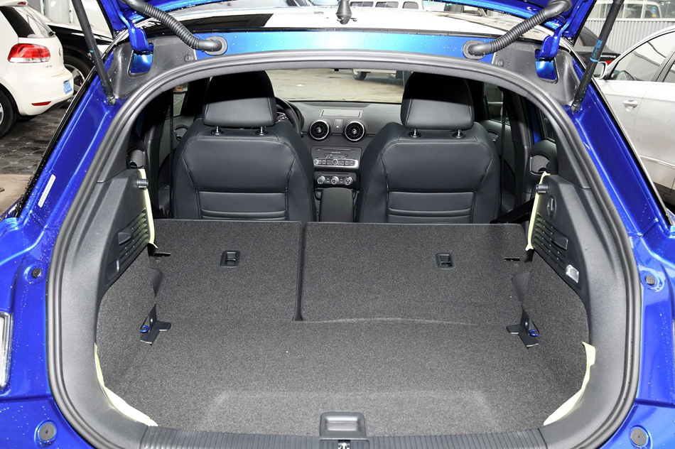 2018款 30 TFSI 限量典藏版 座椅空间